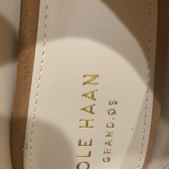 COLE HAAN. Women’s shoes .. true to size . - Picture 11 of 12